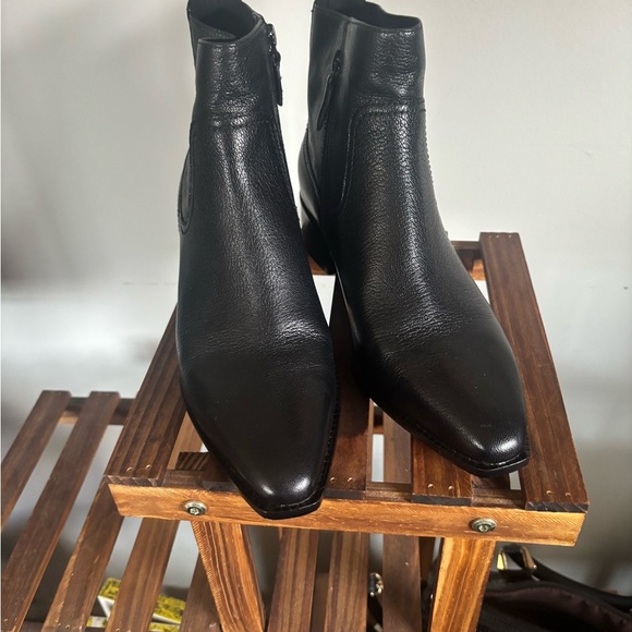 Cole Haan NAIA Sleek Black Boots for Every Occasion - Picture 6 of 9